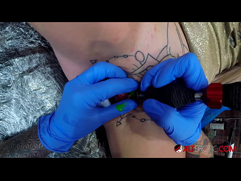 ❤️ Extremely tattooed hottie Sully Savage got a tattoo on her clitoris ️❌ Hard porn at us en-us.battlepass-bonuse.ru ❌️❤